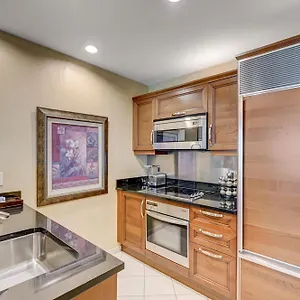 Signature Mgm 1 Bedroom Penthouse Apartment